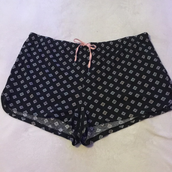 Tank top and shorts (pajamas) - Picture 3 of 4